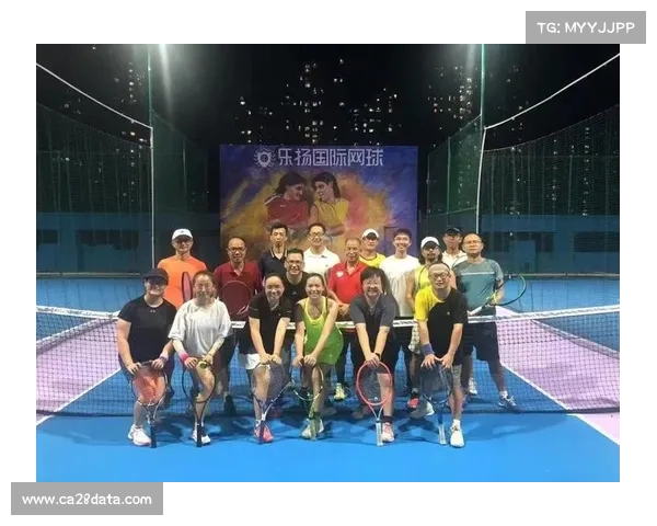 黄河流域业余赛16岁新秀与66岁老将同场，展现网球年龄跨度