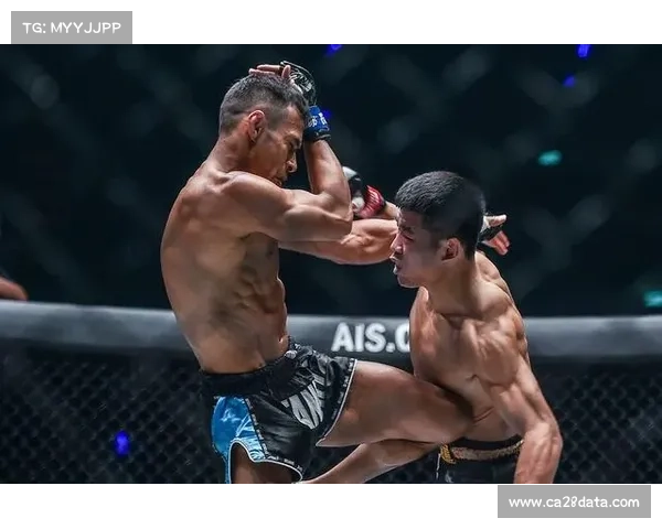 马来西亚泰拳一哥阿利夫对阵不败新星,胜者有望获冠军挑战权。 马来西亚泰拳一哥阿利夫对阵不败新星,胜者有望获冠军挑战权。